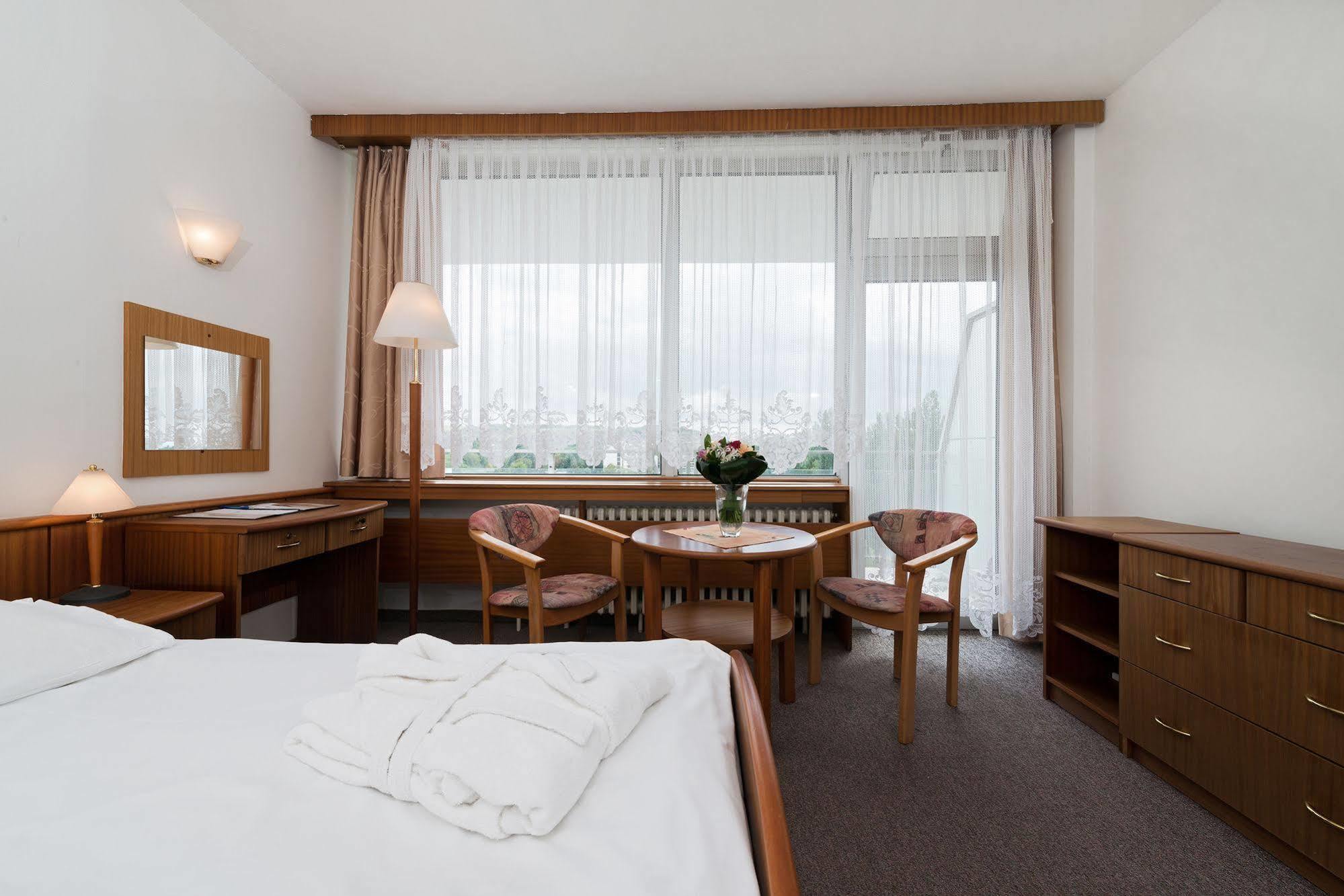 Ensana Splendid Hotel Piest'any Exterior photo